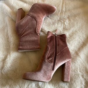 Steve Madden velvet booties brand New!